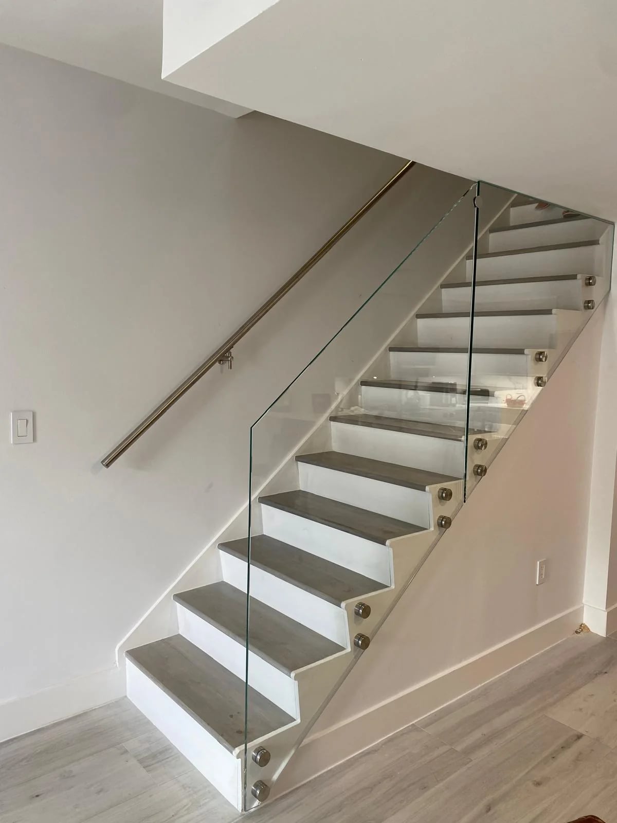 Custom glass stair railing Doral Miami