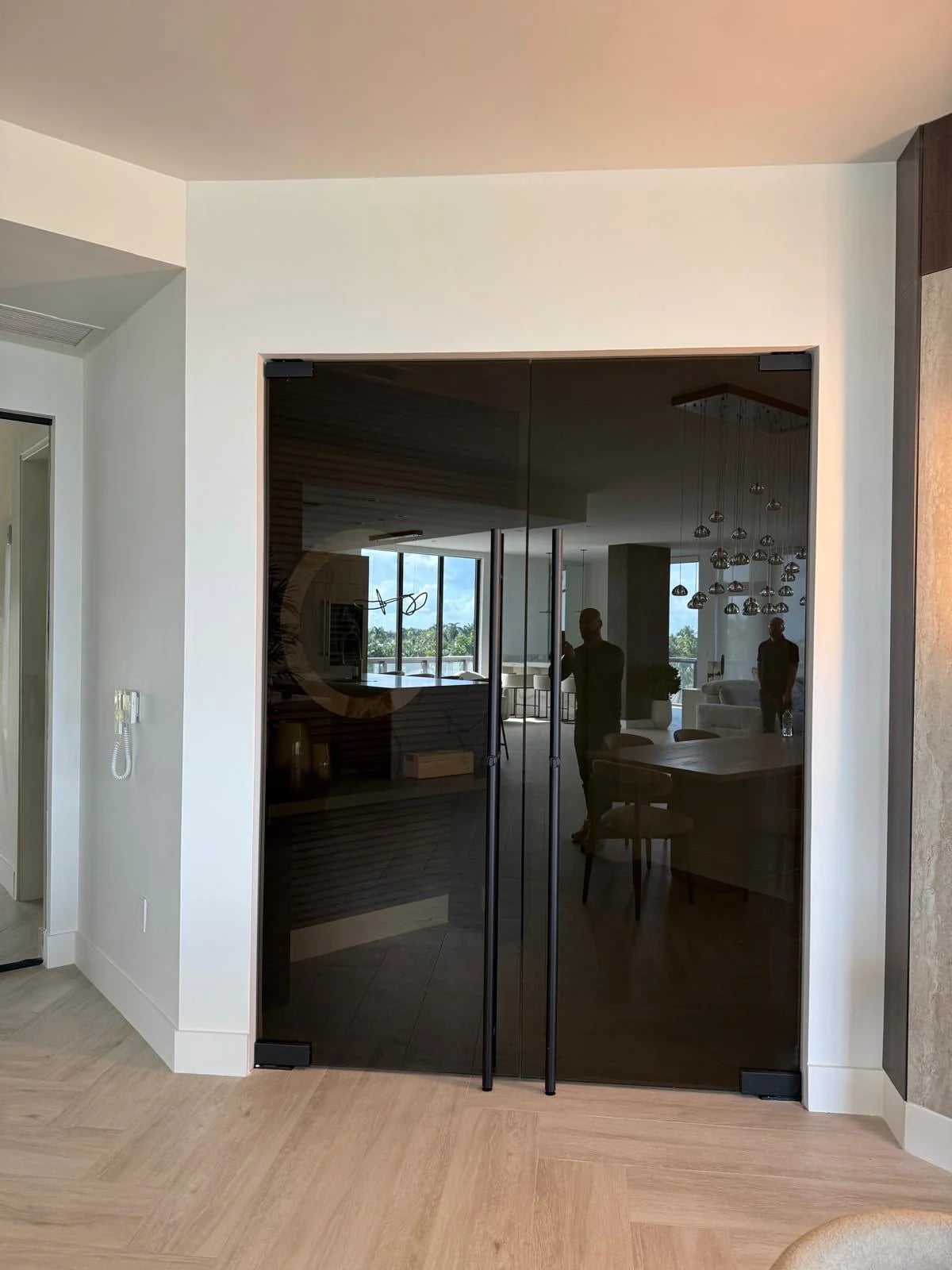 Commercial glass installation Broward County