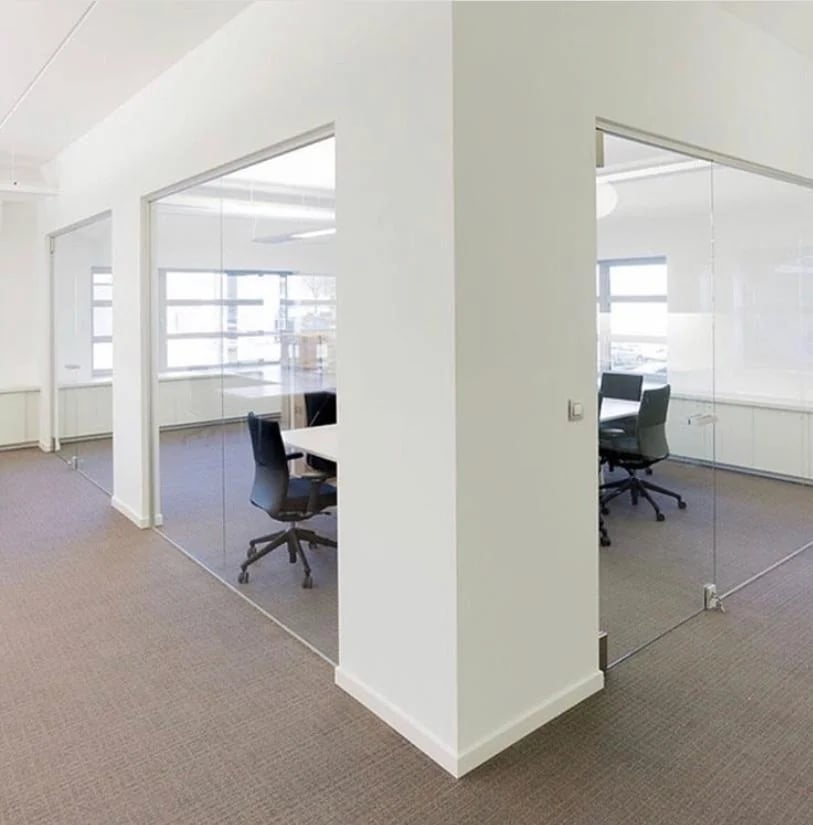 Glass divider wall Broward County office