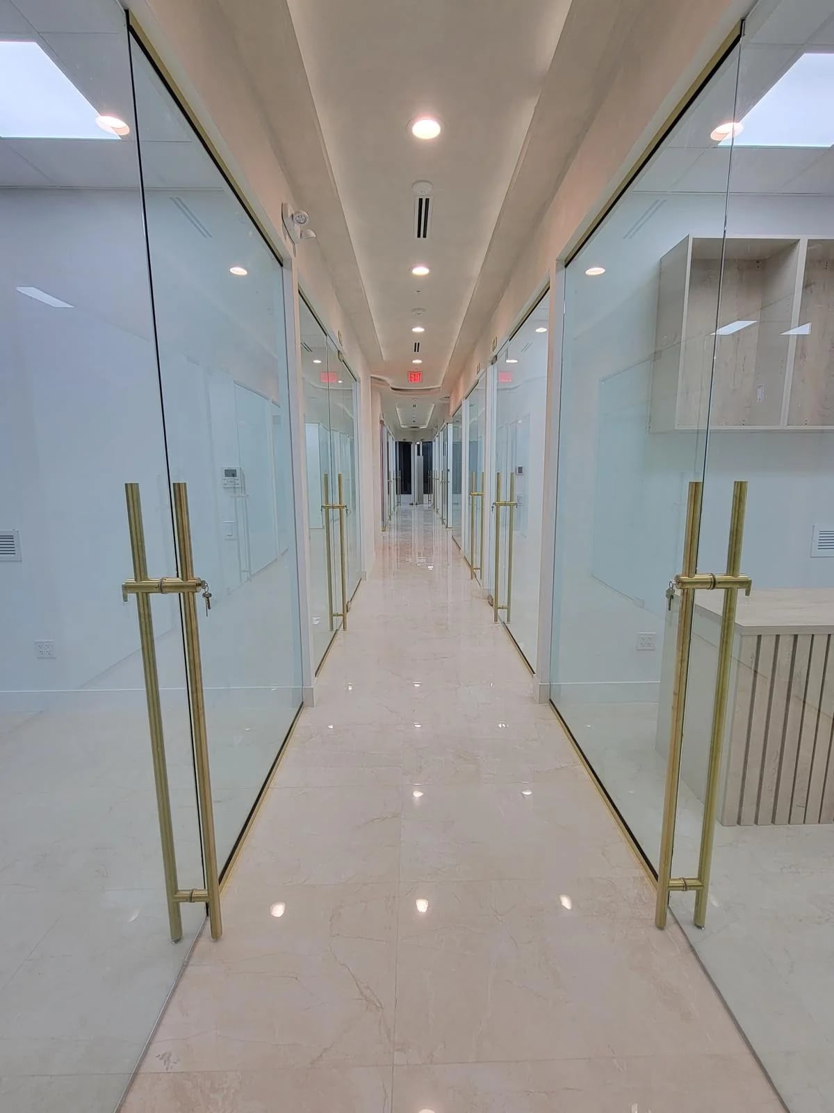 Commercial glass door installation Miami